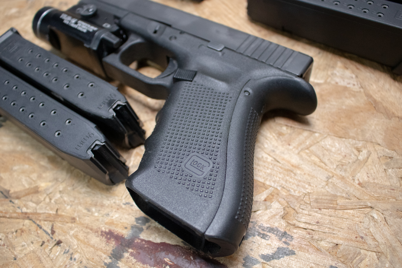 GLOCK 17 Gen4 9mm Police Trade-In Pistols with Night Sights and TLR-1 Light (Good Condition)